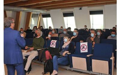 Image: delegazione-Bordeaux_incontro-di-presentazione-presso-Palazzo-Ricerca_popup